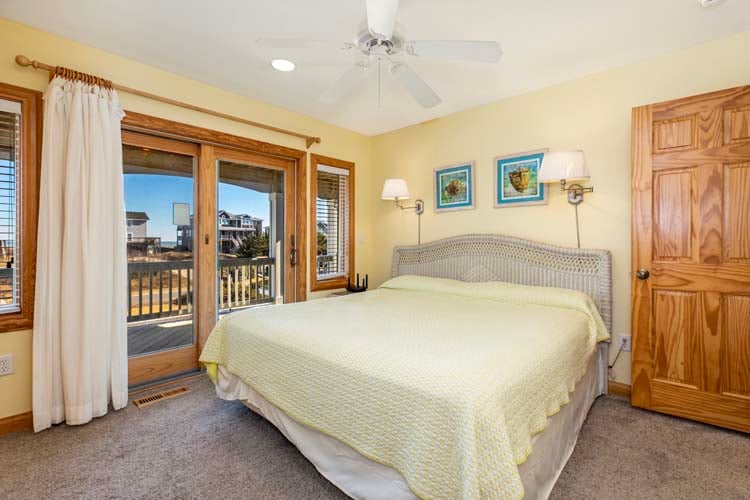 1st Floor King with Private Bath