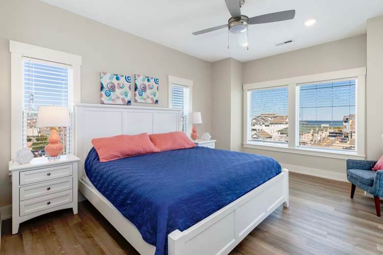 3rd Floor King with Private Bath