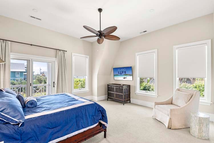 1st Floor King with Private Bath
