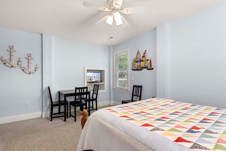 Ground Floor Queen with Private Bath