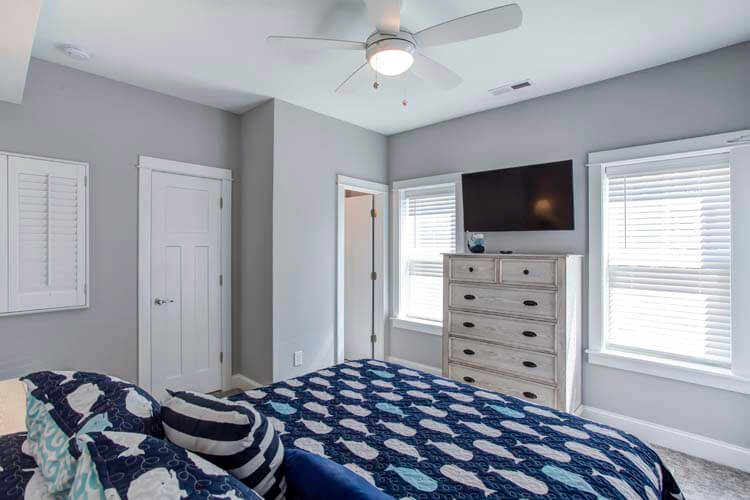 Ground Floor Queen with Private Bath