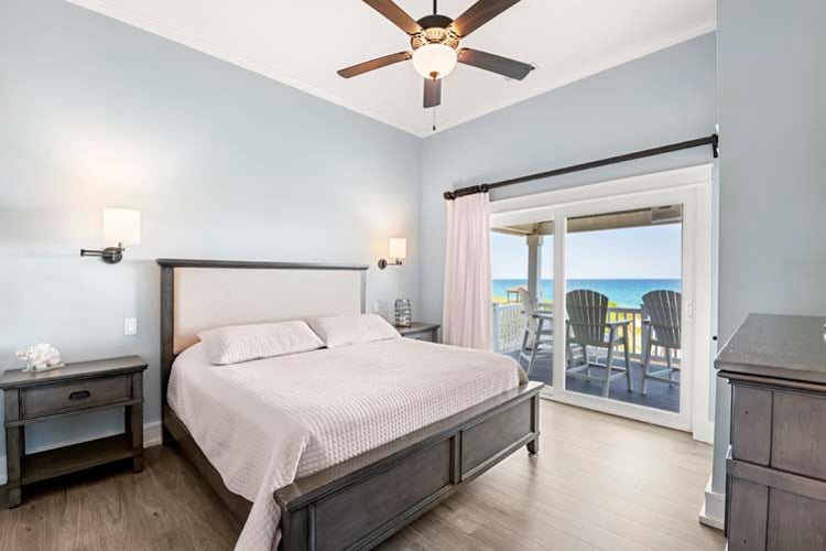 2nd Floor King with Private Bath