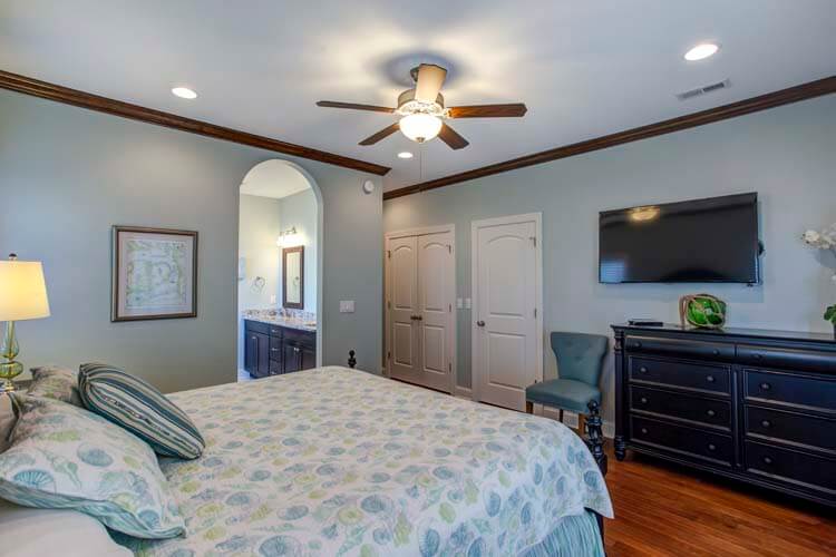 Ground Floor King with Private Bath