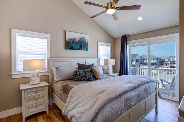 2nd Floor King with Private Bath