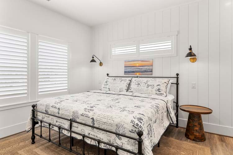 1st Floor King with Private Bath