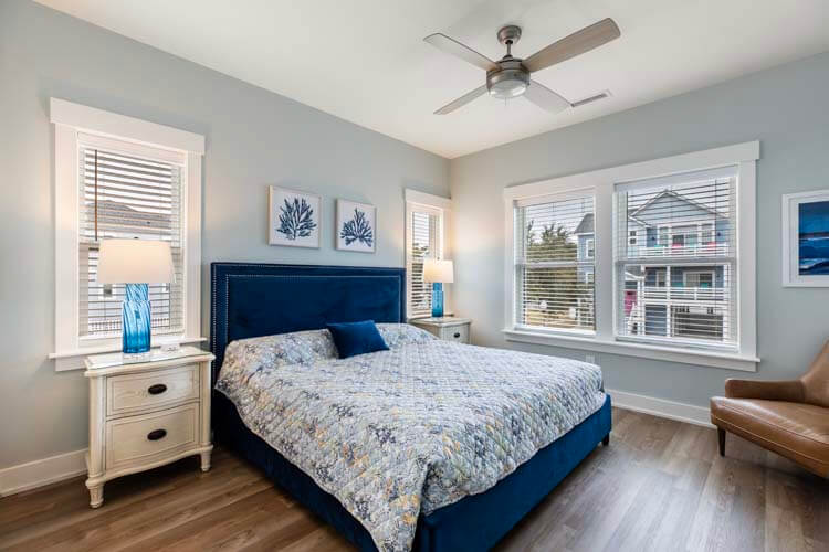 1st Floor King with Private Bath