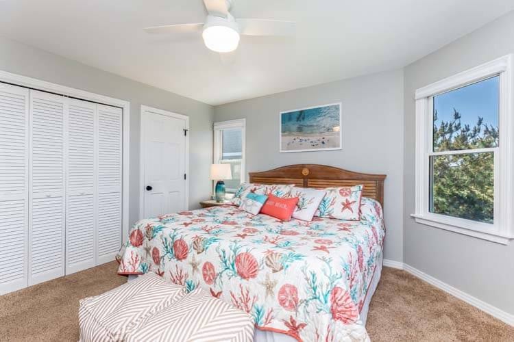 1st Floor King with Private Bath