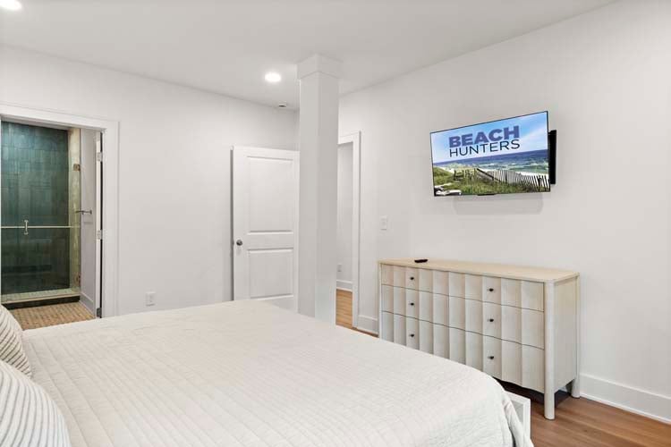 Ground Floor King with Private Bath