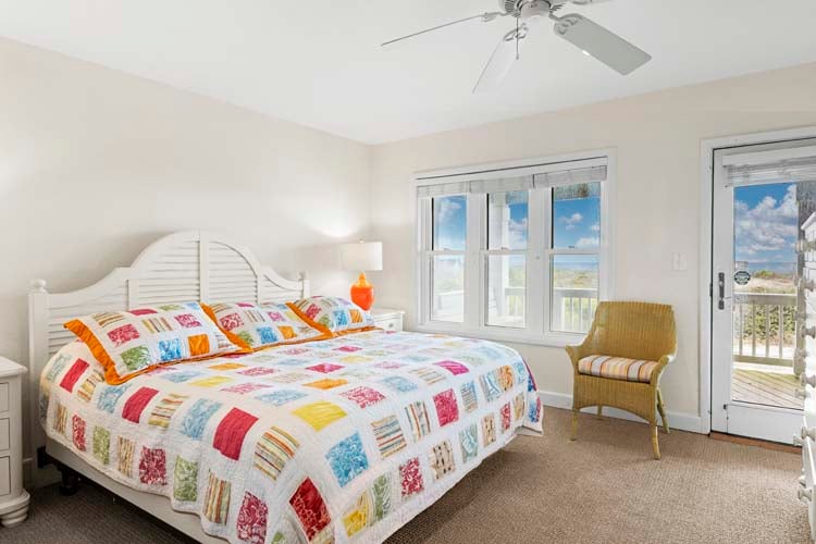 1st Floor King with Private Bath