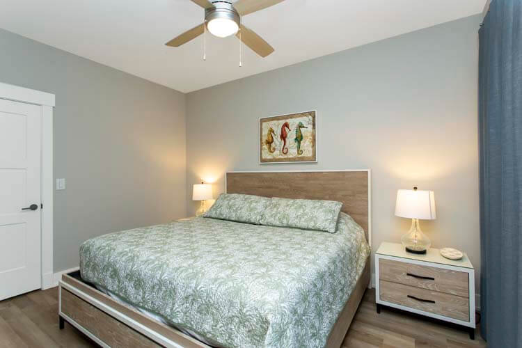 1st Floor King with Private Bath