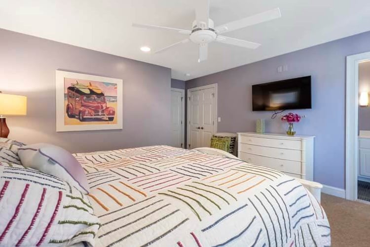 1st Floor King with Private Bath