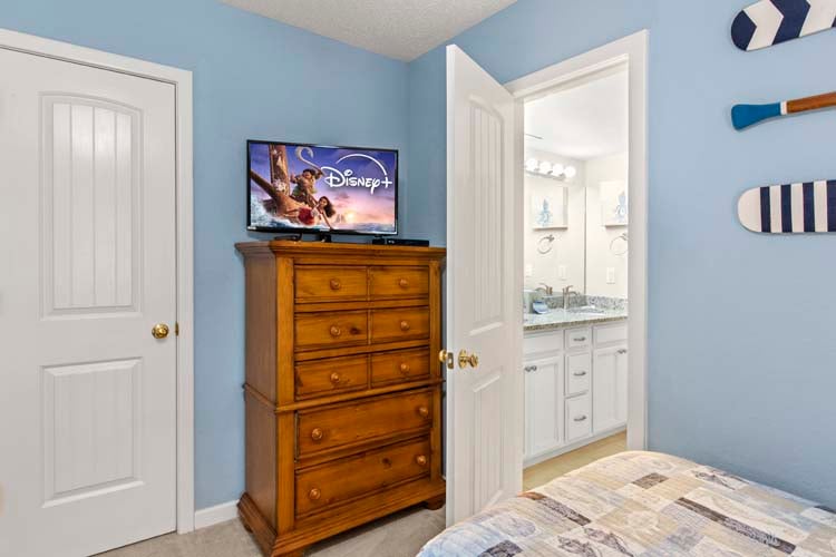 Ground Floor Twins with Shared Bath