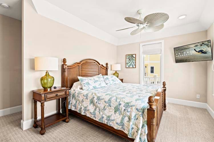 1st Floor King with Private Bath