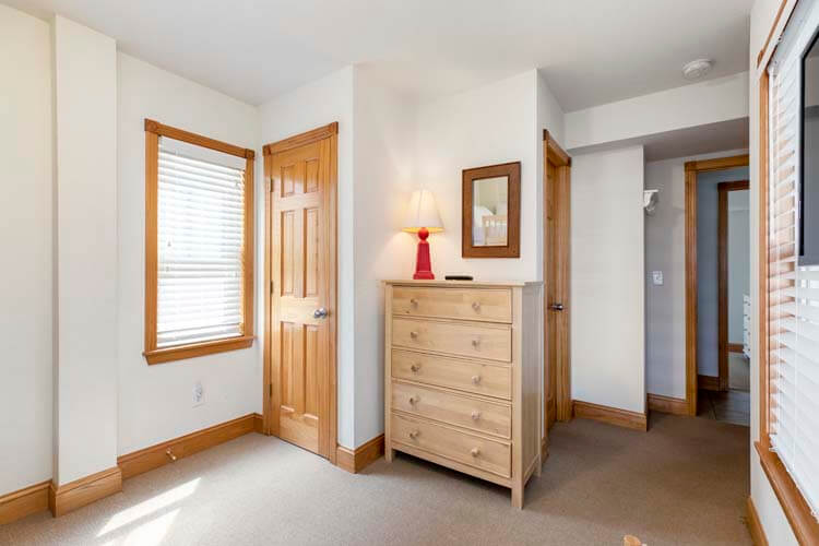 Ground Floor Twin Bunk with Shared Bath