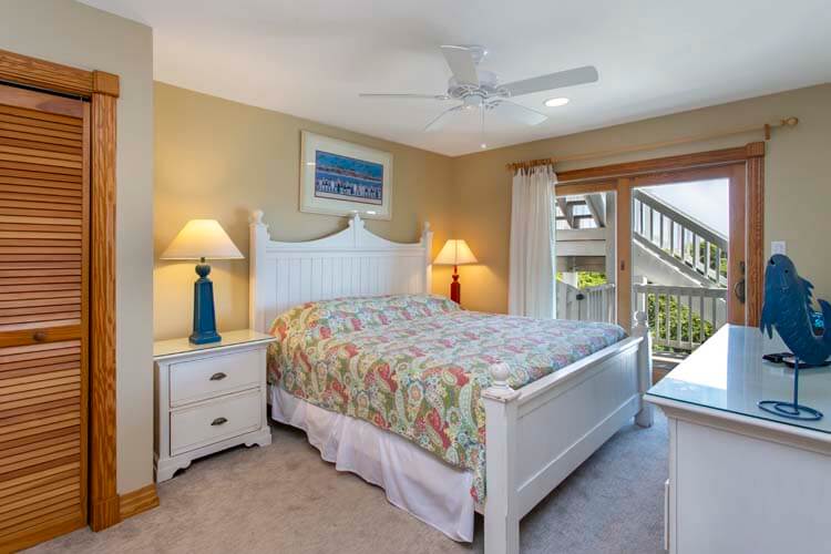 1st Floor King with Private Bath