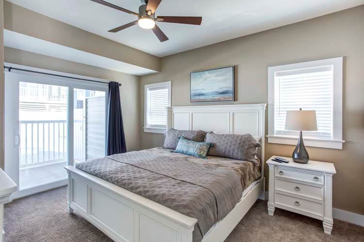 Ground Floor King with Shared Bath