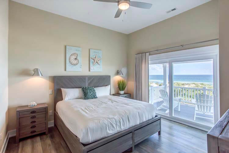 2nd Floor King with Private Bath