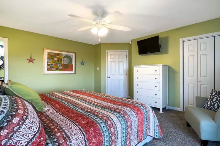 1st Floor King with Private Bath