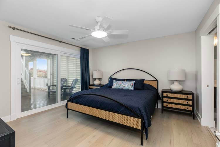 1st Floor Special Access King with Private Bath (7)