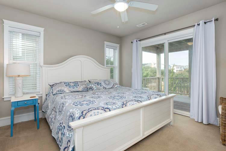 1st Floor King with Private Bath