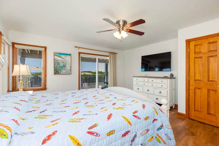 1st Floor King with Private Bath