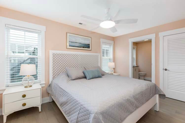 1st Floor King with Private Bath (8)