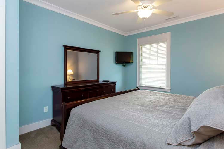 Ground Floor King with Private Bath