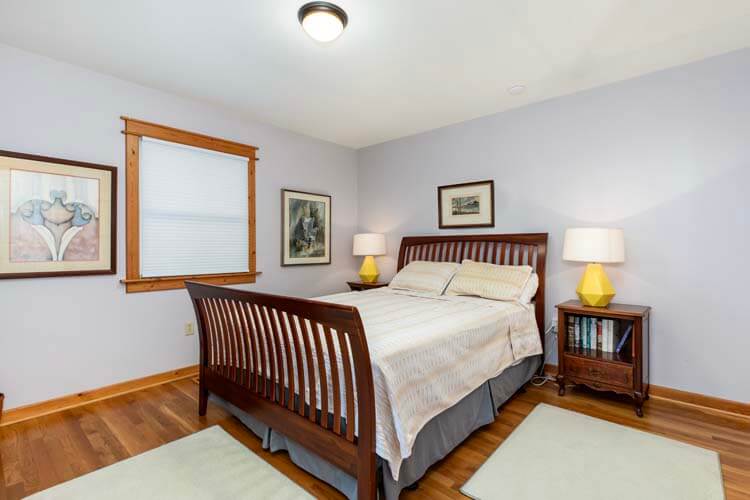 Ground Floor Queen with Shared Bath