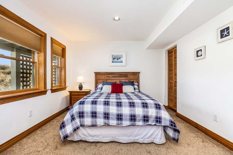 Ground Floor Queen Bedroom