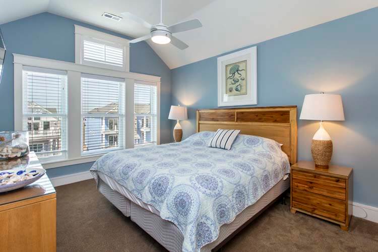 2nd Floor King with Private Bath