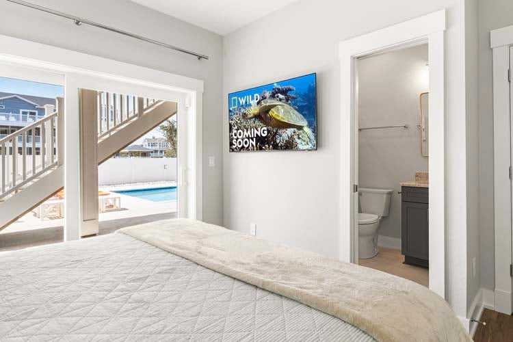 Ground Floor King with Private Bath