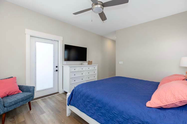 3rd Floor King with Private Bath