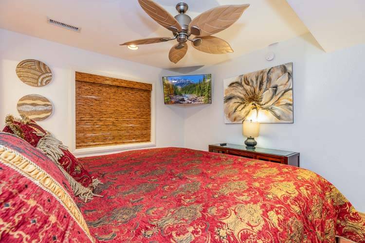 Ground Floor King with Private Bath