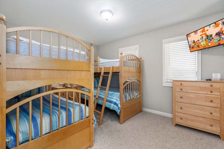 1st Floor Twin Bunks Bedroom