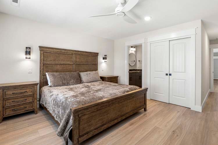 2nd Floor King with Private Bath (2)