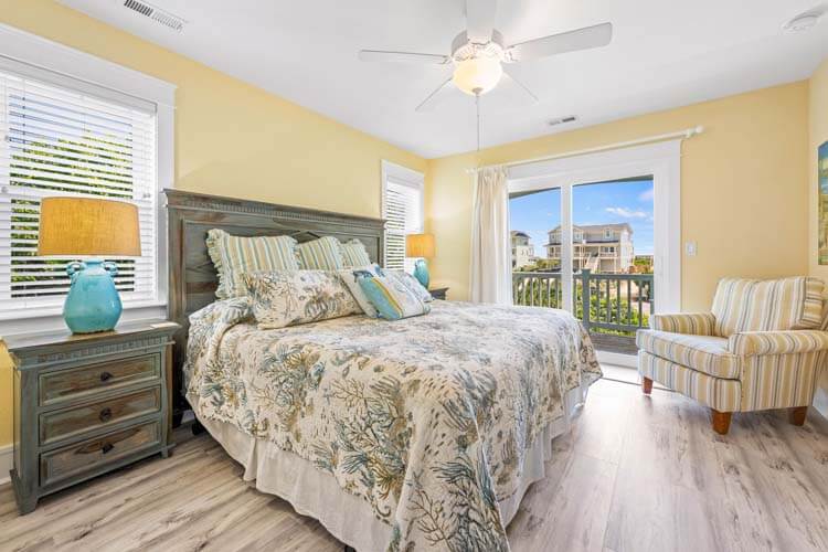 1st Floor King with Private Bath