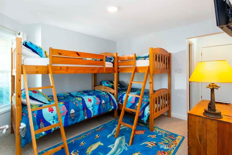 1st Floor Twin Bunks with Private Bath