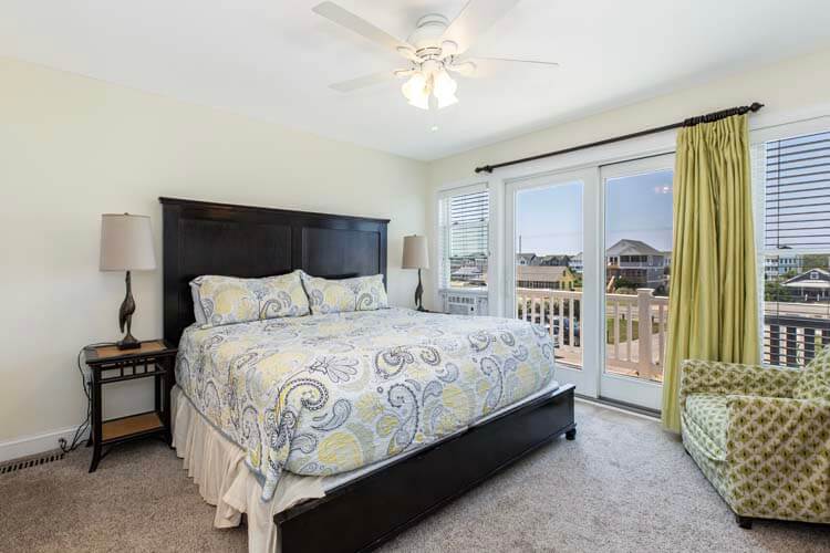 1st Floor King with Private Bath