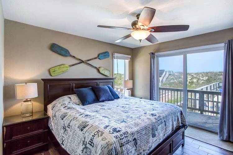 1st Floor King Bedroom