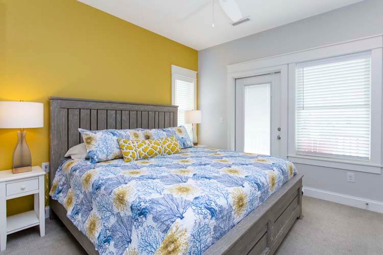 1st Floor King with Private Bath (15)