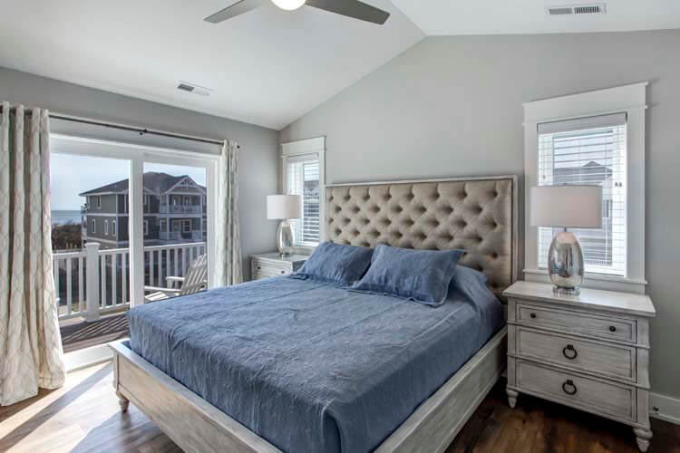 2nd Floor King with Private Bath