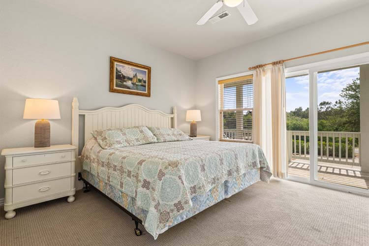 1st Floor King with Private Bath