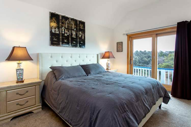 2nd Floor King with Private Bath