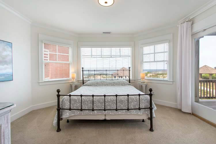 1st Floor King with Private Bath