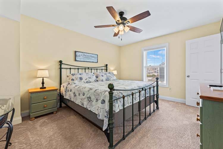 1st Floor King with Private Bath