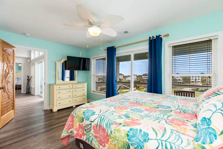 2nd Floor King with Private Bath