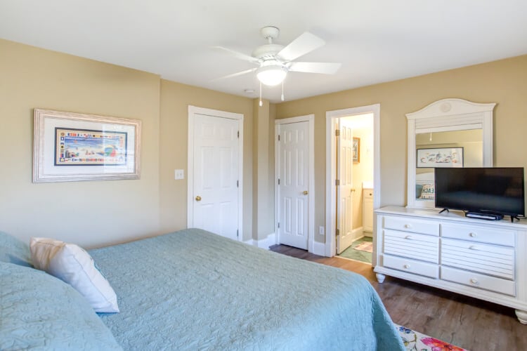 Ground Floor King with Private Bath