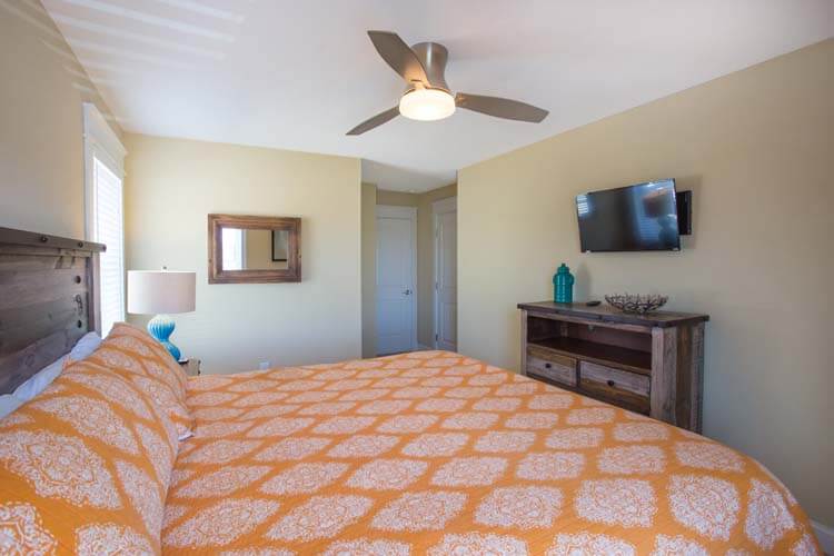 Ground Floor King with Private Bath