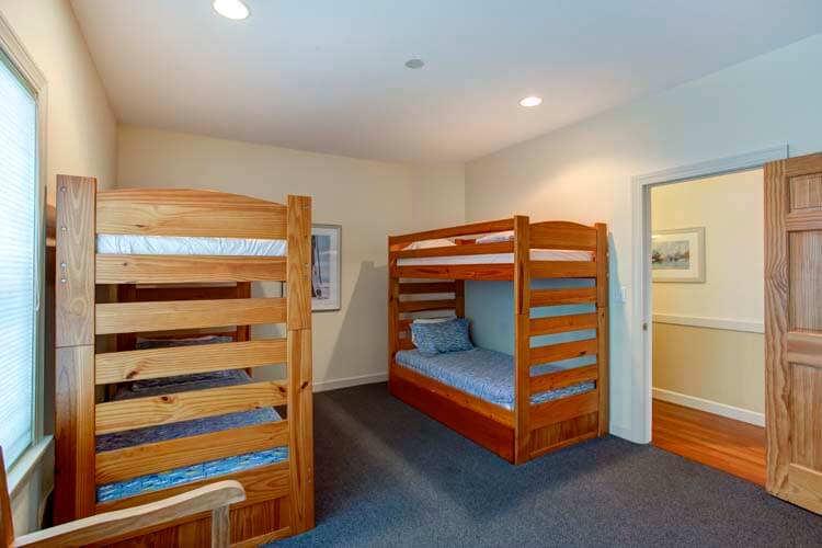 1st Floor Twin Bunks with Private Bath