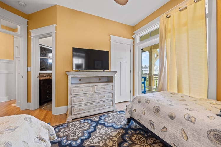 1st Floor Twins with Private Bath